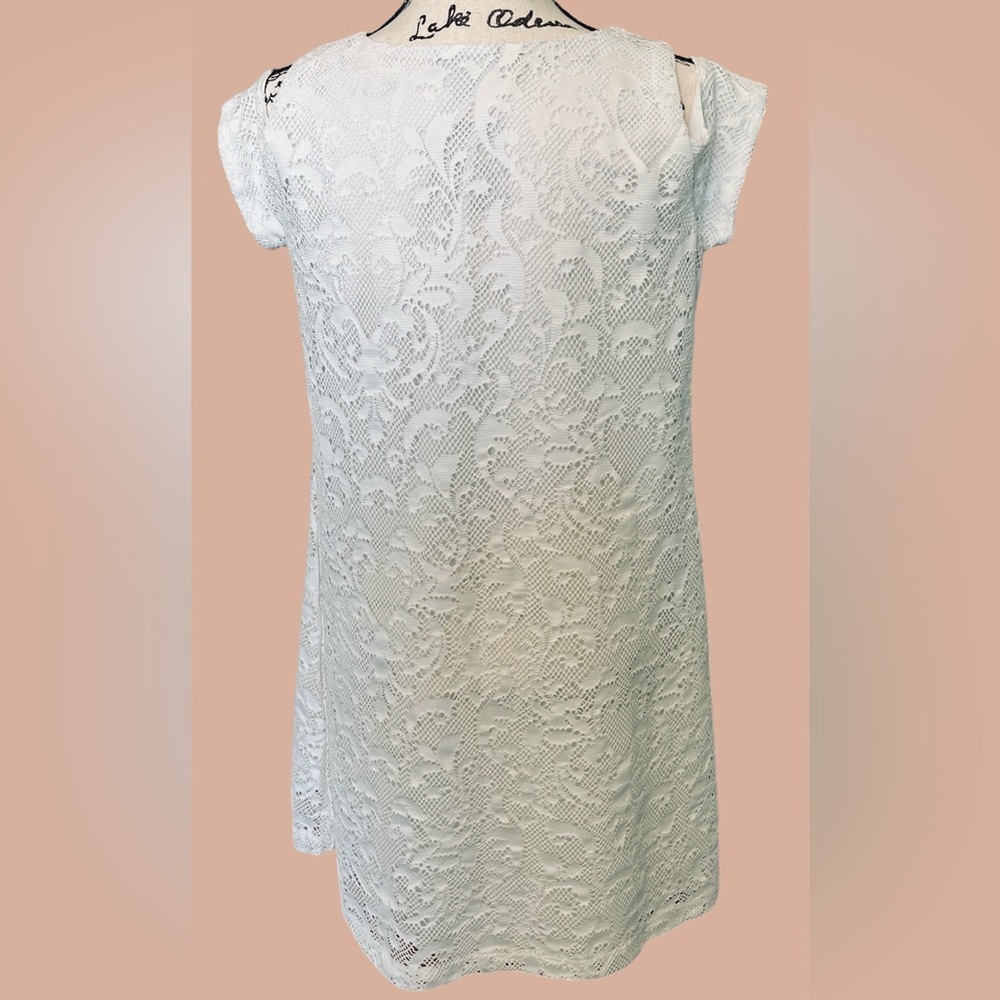 NY Clothing Co Classic White Eyelet Dress Cold Shoulder & Cap Sleeve - Medium - Picture 2 of 6